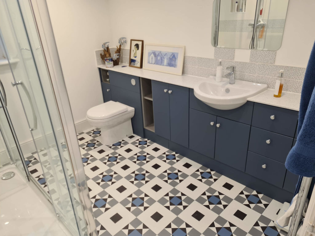 Made-to-measure bathroom vanity units Hampshire